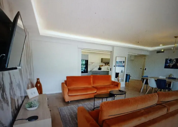 Apartment Chic Parisian *