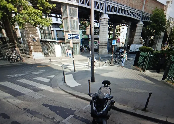 Chic Parisian * Paris